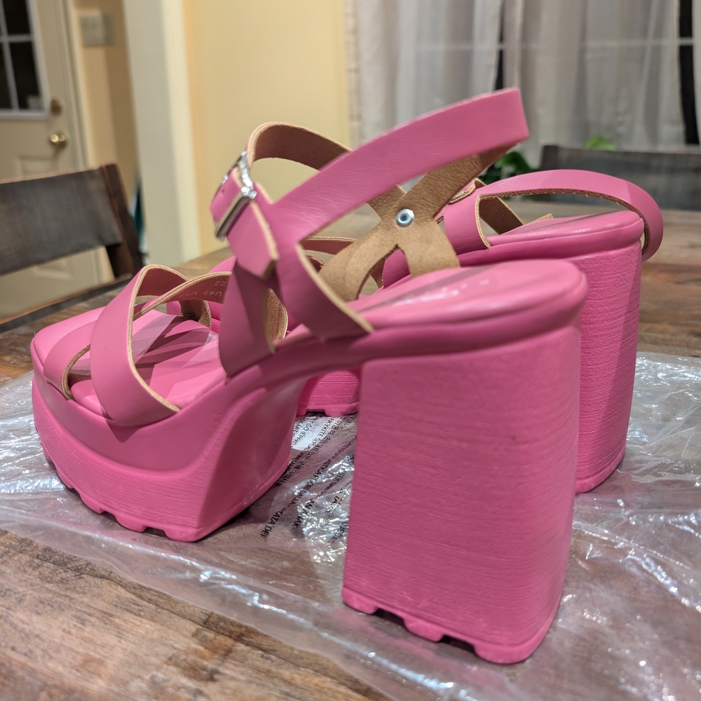 ASOS Pink Platform Sandals - Picture 4 of 8